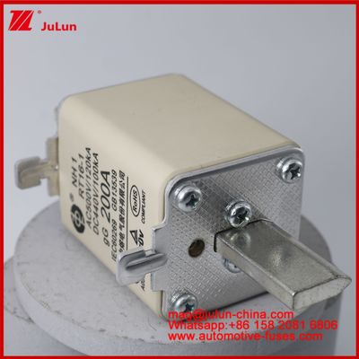 NH1 RT16-1 200A AC500V 120KA DC 440V 100KA 자동차 세라믹 오토 퓨즈 블레이드 마운트 EV / HEV 차량용 소규모 고 등급 전류 단회로 보호