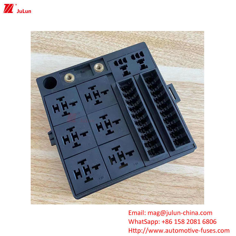 자동차 외부 차원 피지 박스 32V 등급 구리 접촉 자동차 피지 홀더 EU UL 표준