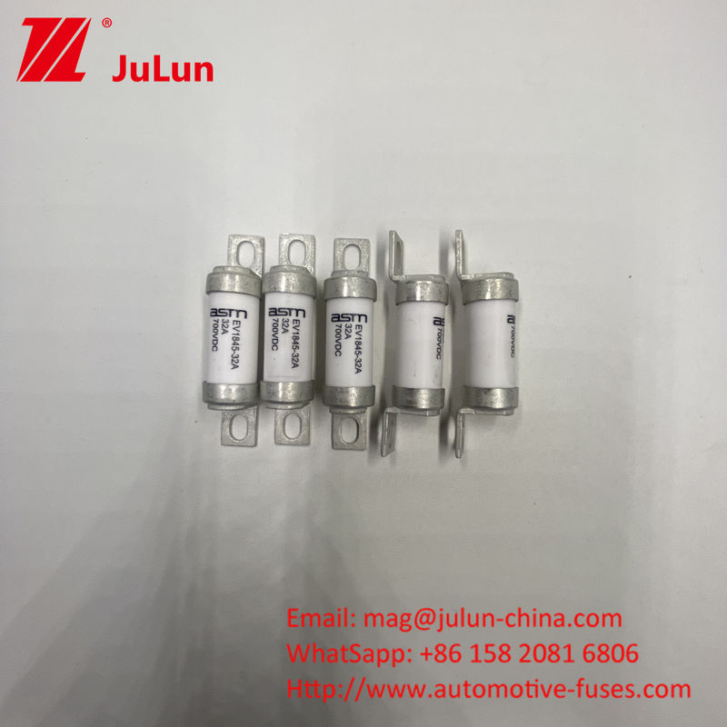 EV1845 25A 700VDC EV HEV 전압 700VDC 중형 볼트 퓨즈 터미널