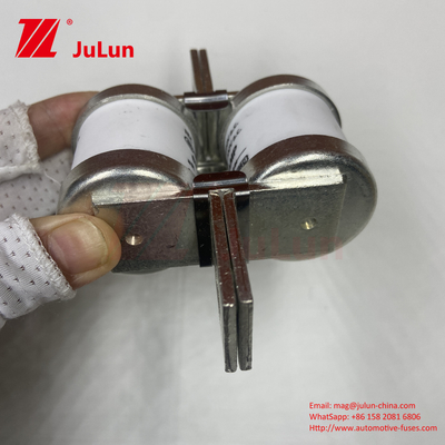 BUSSMANN 630MMT 630A 2 대 평면판 디자인 690V 전압으로 세라믹 자동차 피질 효율적인 차량 보호